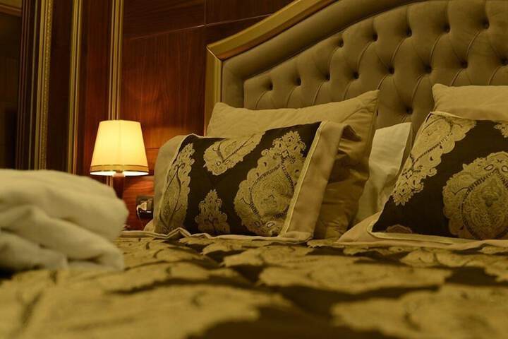 Room 12 of 26