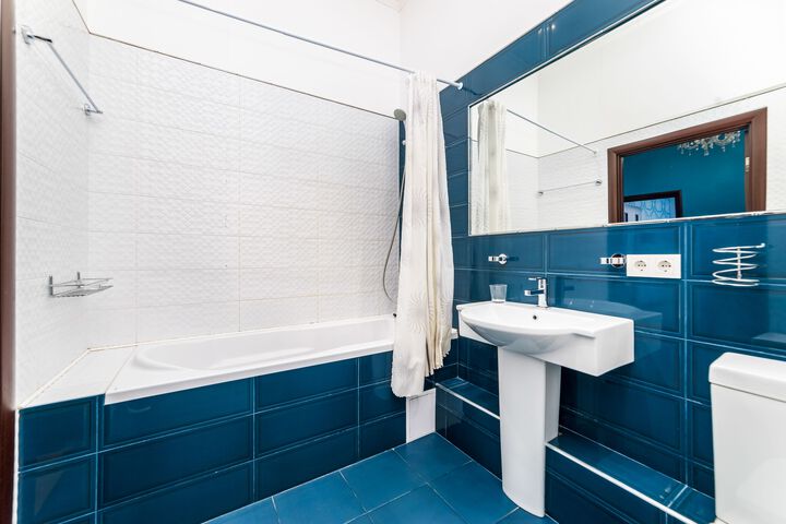 LeonRooms Onilovoy 18-2