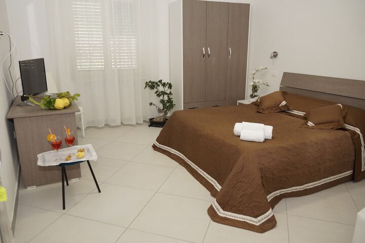 Room 34 of 51