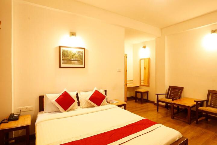 Room 6 of 28
