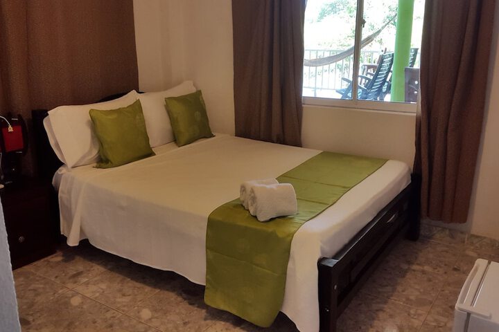 Room 8 of 32