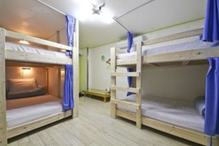 Room 11 of 33