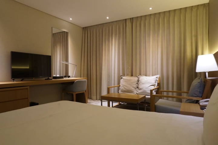 Room 9 of 69