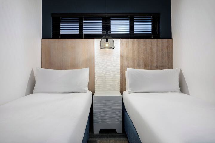 Room 11 of 71