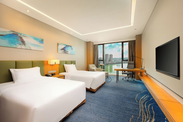 Room 33 of 116