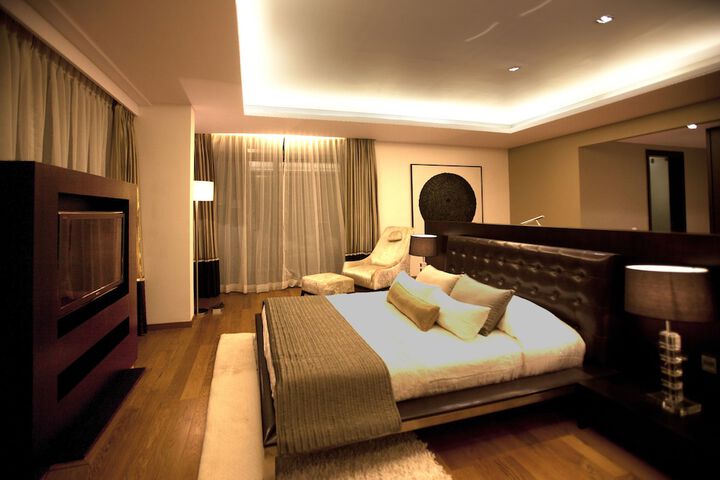 Room 2 of 28