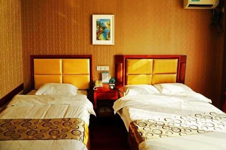 Room 9 of 17