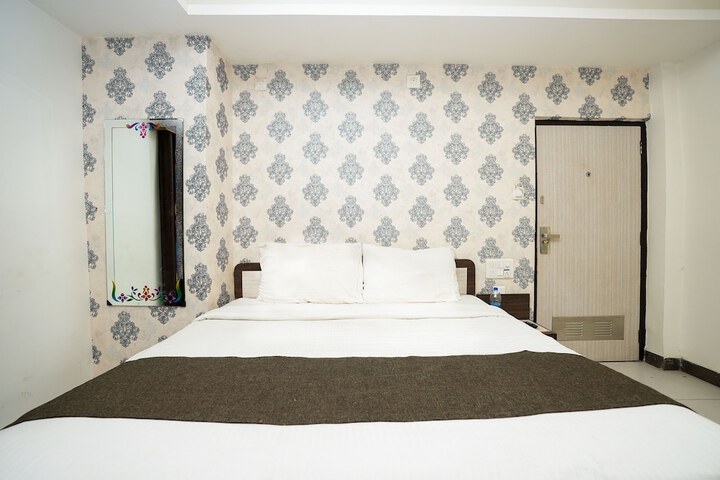 Room 18 of 33