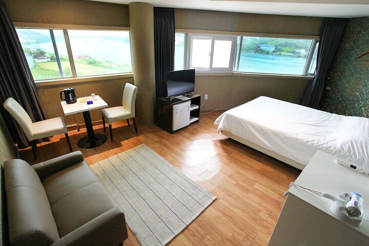 Room 19 of 62
