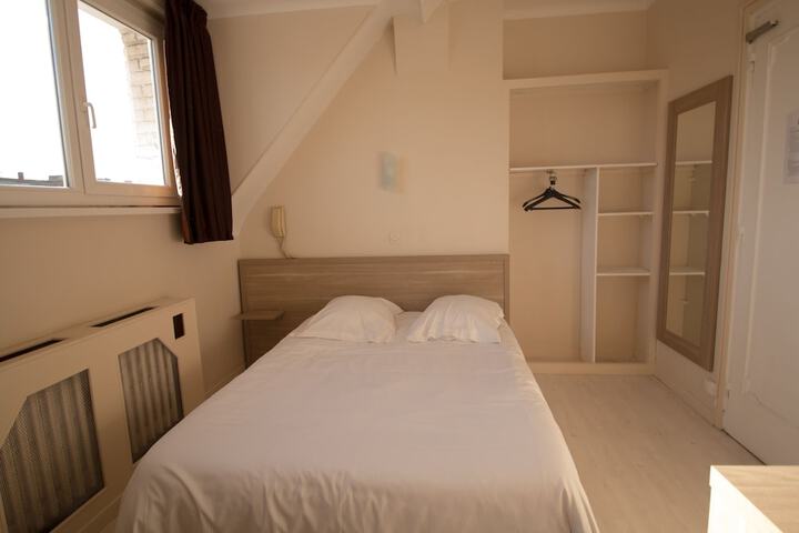 Room 4 of 45