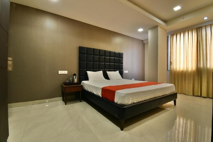 Room 12 of 24