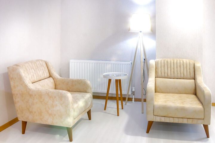 Room 13 of 27