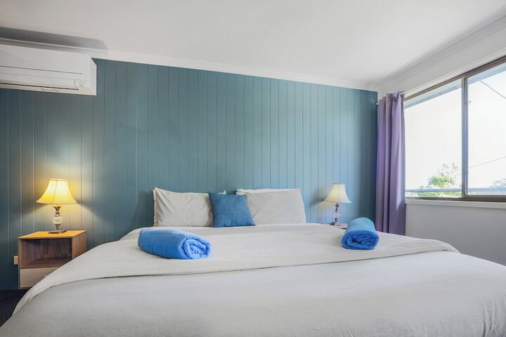 Room 4 of 14