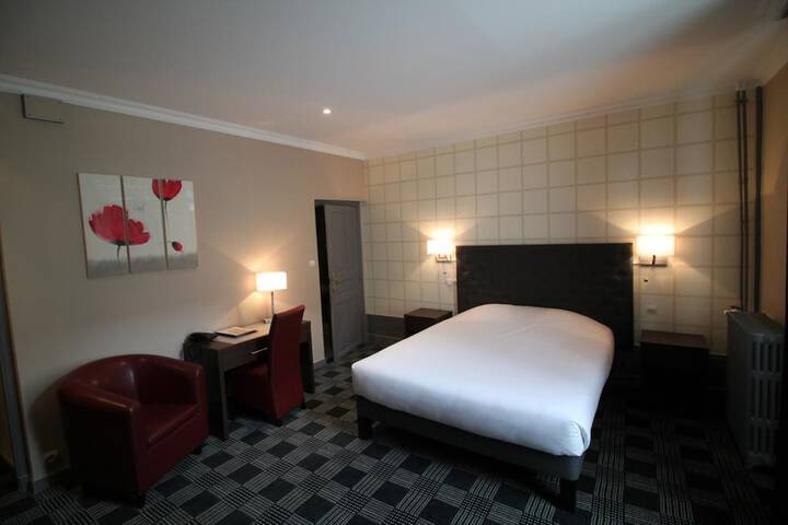 Room 10 of 31