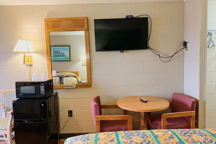 Room 27 of 38