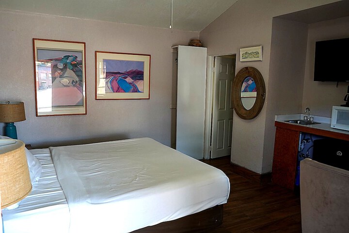 Room 15 of 81