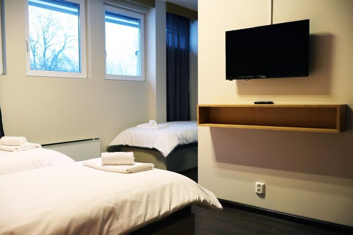 Room 16 of 28