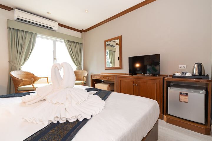 Room 16 of 40