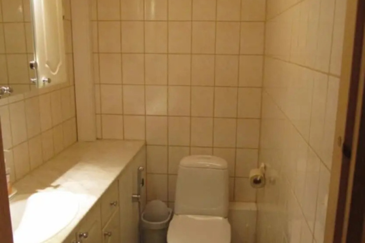 Room 8 of 13