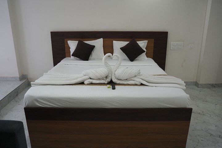 Room 14 of 27