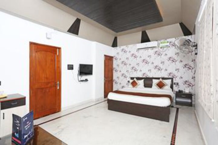 Room 17 of 26