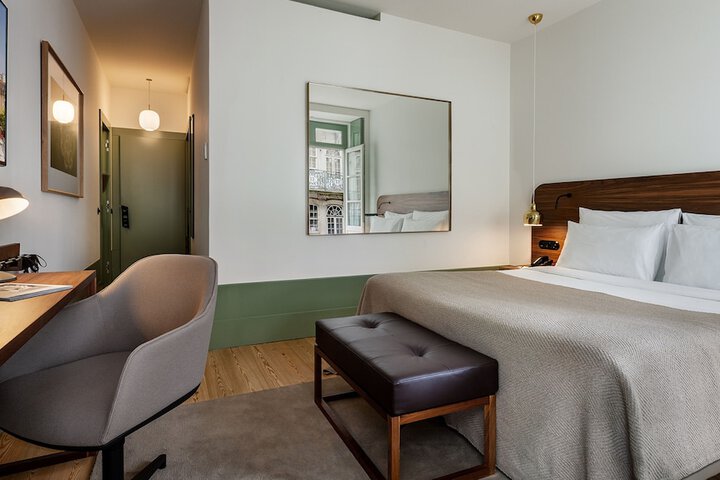 Room 4 of 49