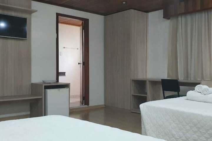 Room 8 of 32