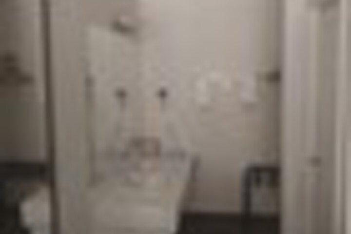 Room 26 of 42