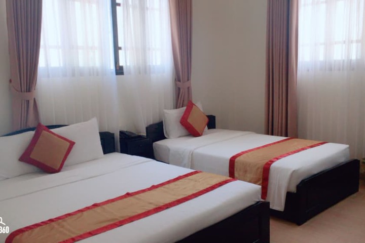 Room 4 of 30