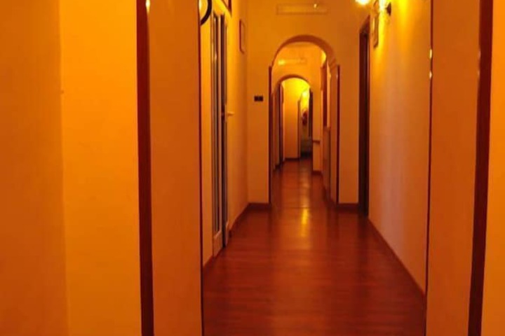 Ballroom/Hall 10 of 13