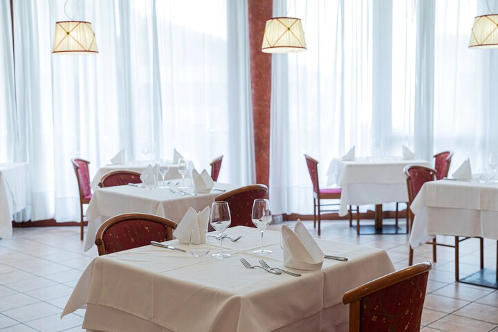 Dining Photos