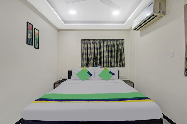 Room 16 of 40