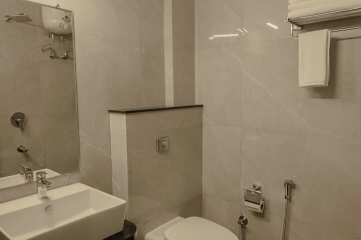 Room 34 of 64