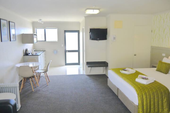 Room 8 of 188