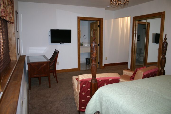 Room 8 of 43
