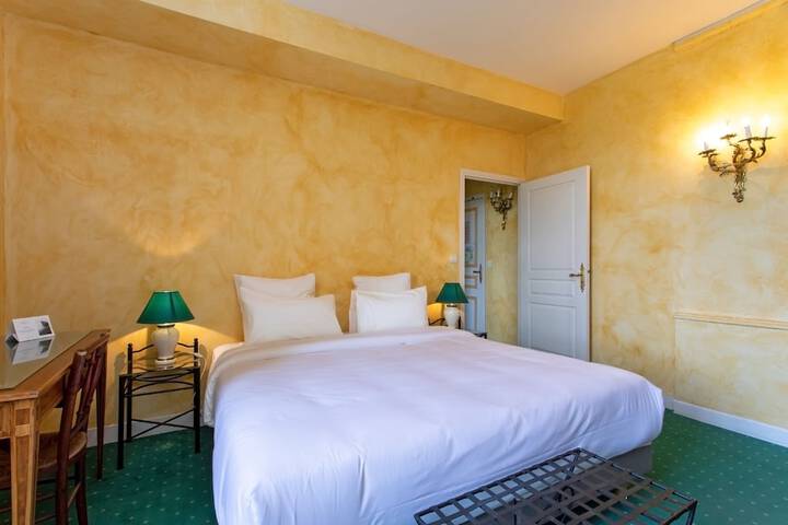 Room 20 of 224
