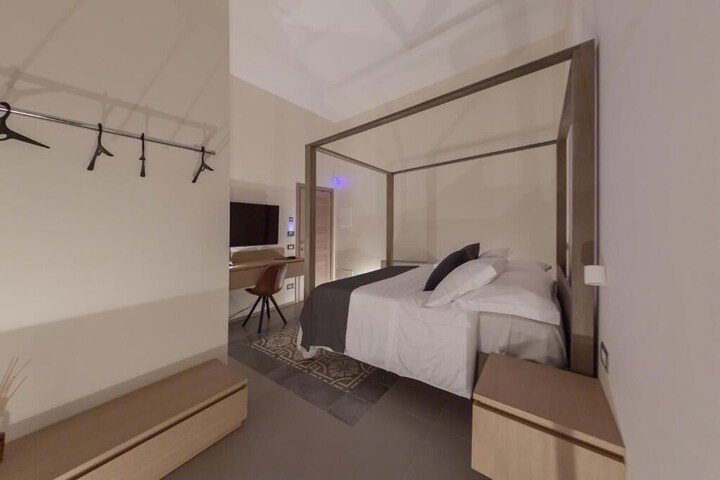 Room 12 of 46