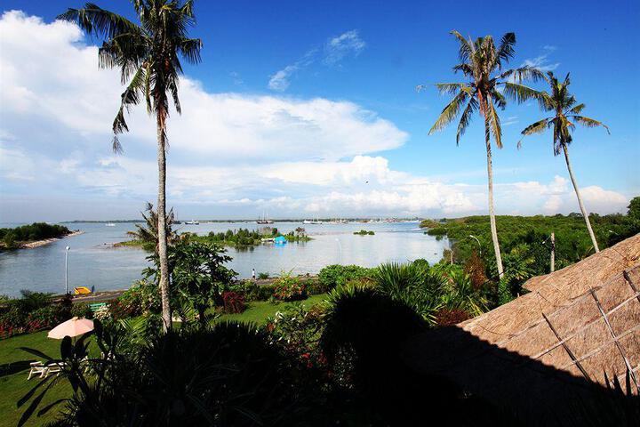 Pemandangan Laut Hotel