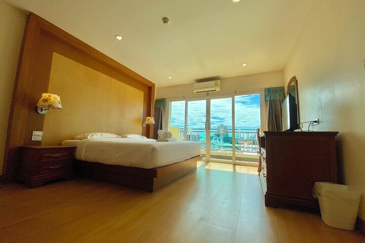 Room 17 of 44