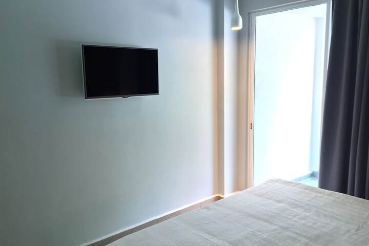 Room 13 of 31