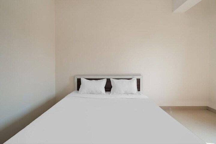 Room 3 of 12