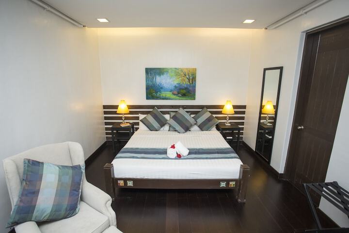 Room 5 of 74