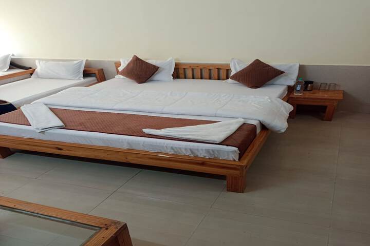 Room 13 of 25