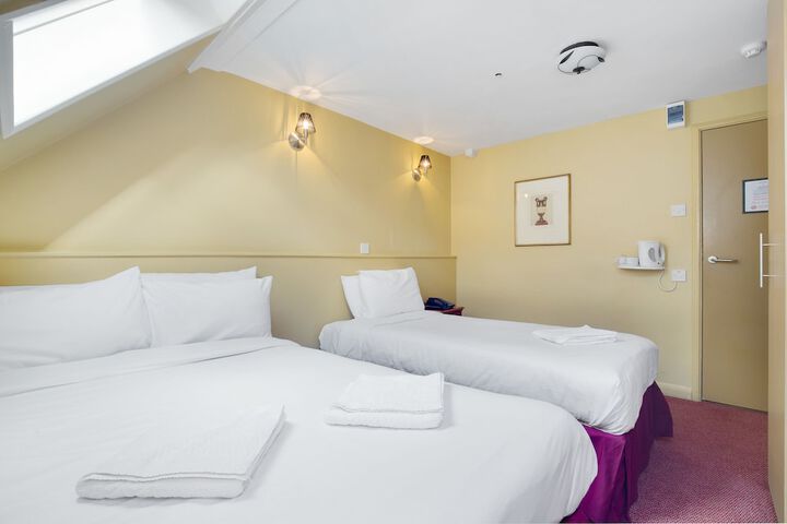 Room 10 / 31