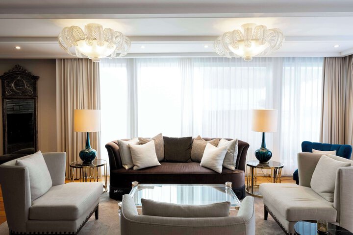 Room 21 of 82