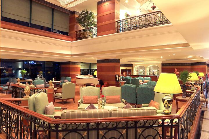 Entrance & Lobby