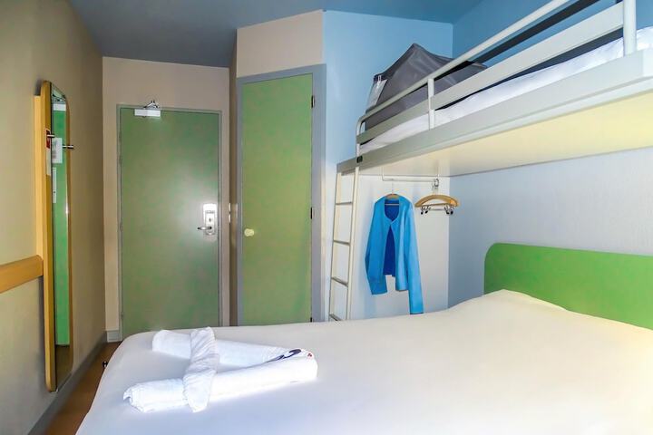 Room 22 of 44