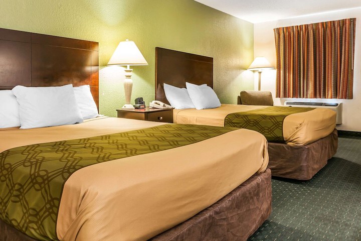 2 Double Beds (4 of 5)