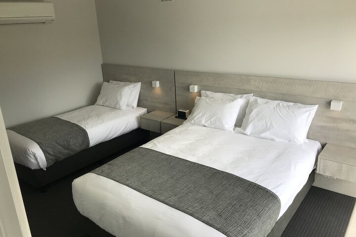 Room 11 of 43