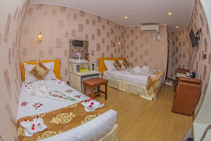 Room 12 of 40